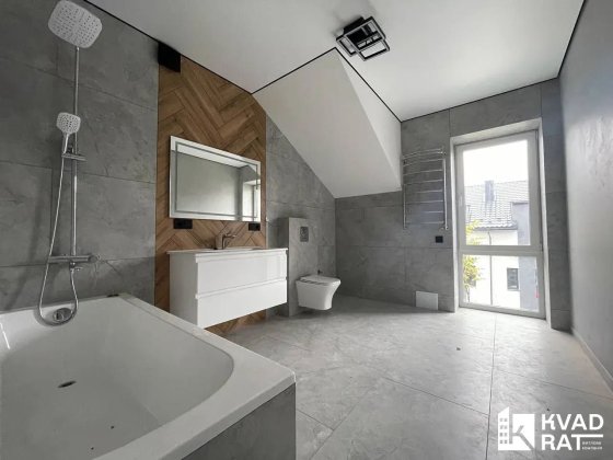 Таунхаус мрії з якісним ремонтом у престижному районі біля Мазепи Криховцы