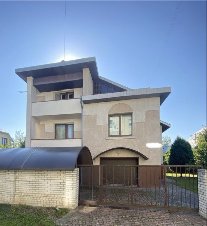 Продається котедж з ремонтом/9 соток/$758 за м2 - фото 1