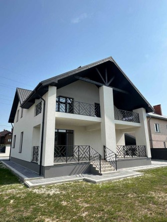 Будинок в передмісті Івано-Франківська - фото 1