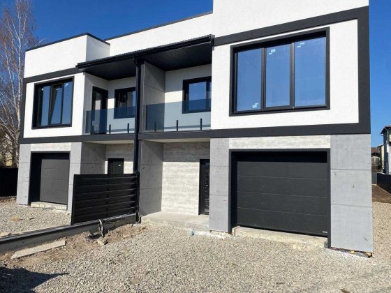 Продається будинок (дуплекс) 135 м2/Ділянка 5 сотих/задній двір 200 м2 Крихівці