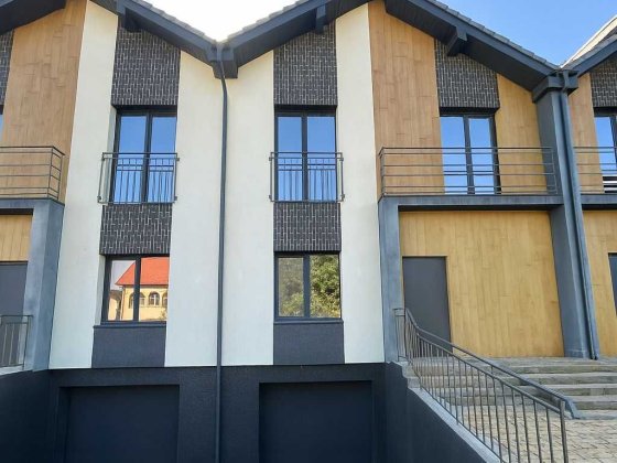 ПРОДАМ  ГОТОВИЙ до ремонту Таунхаус  №5 з ГАРАЖЕМ Криховцы