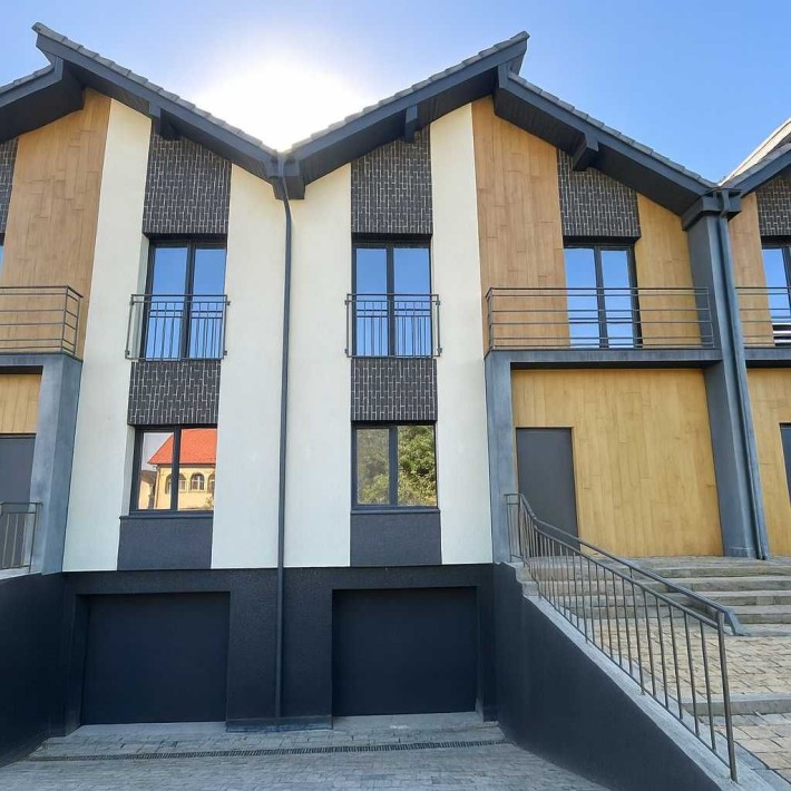 ПРОДАМ  ГОТОВИЙ до ремонту Таунхаус  №5 з ГАРАЖЕМ - фото 1