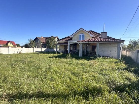 Продам будинок з чудовим краєвидом передмістя Івано-Франківська Клузів