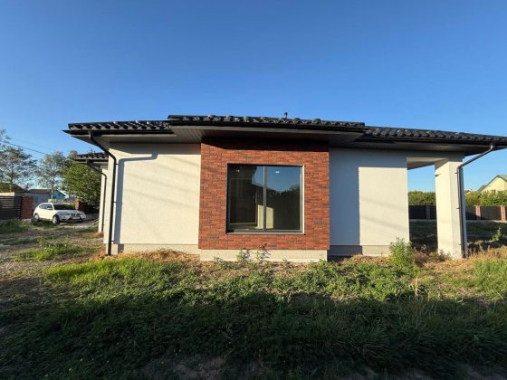 Красивий якісний будинок з великою земельною ділянкою Драгомирчани