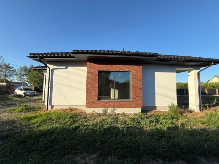 Красивий якісний будинок з великою земельною ділянкою - фото 1