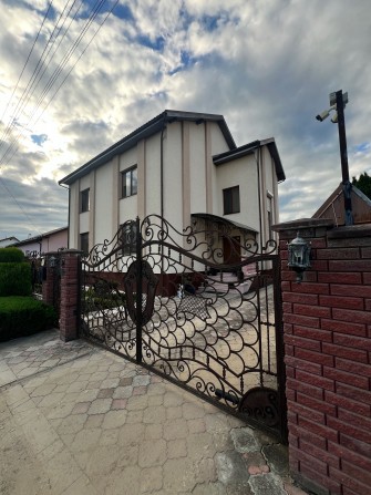 Продаю класний,стильний будинок,всього 10хв до Парку Шевченка та Озера - фото 1