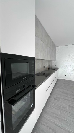 Таунхаус з ремонтом, меблями, технікою 2.5 км від Києва | Без комісії - фото 1