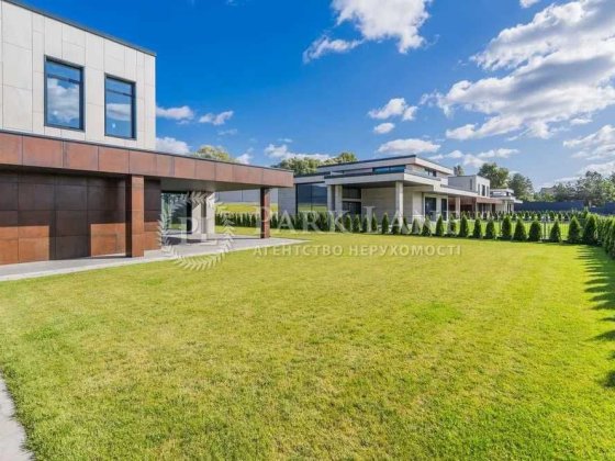 Продажа дома в Козине. 300м2. 11 соток. 5 комнат. Без ремонта. Козин