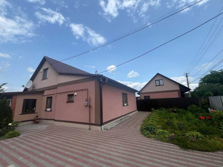 Будинок з ремонтом в центрі Білогородки | сонячні панелі 7 кВат | Газ - фото 1