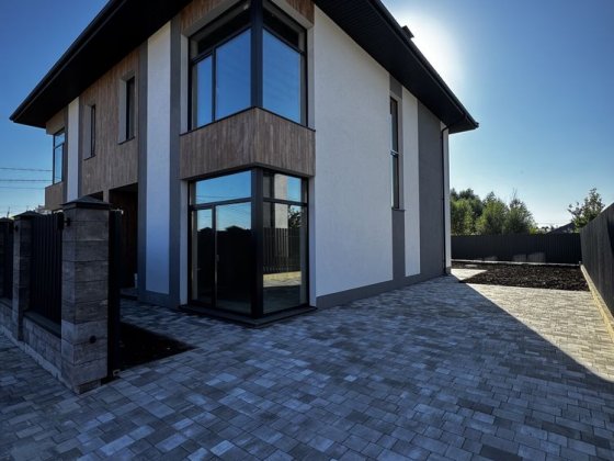 Дуплекс 92м2 з терасою 19 м² та ділянкою 3 сотки! Гатное