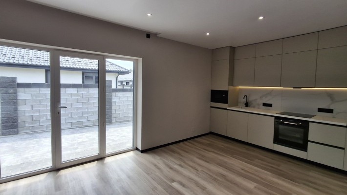 Одноповерховий будинок в КМ Ворзеля з якісним ремонтом та технікою! - фото 1