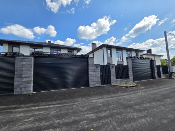 Продам дуплекс в центрі с. Гатне, від Власника. Гатное