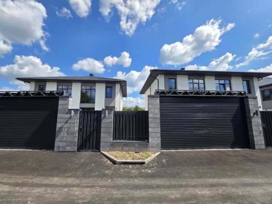 Продам дуплекс в центрі с. Гатне від Власника. Гатное