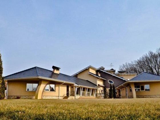 Особняк 737м2 с участком 30соток в ближайшем пригороде Киева, Гатное! Гатное