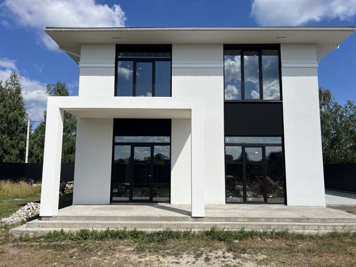 Продається новий сучасний будинок в смт. Козин - фото 1