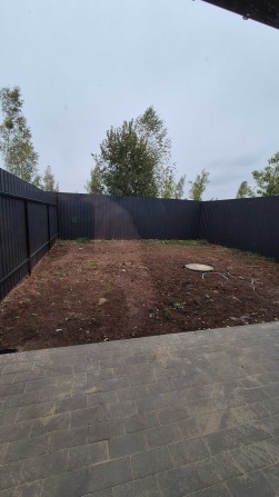 Таунхаус з початковим ремонтом та ділянкою 2,4 сотки, навколо природа - фото 1