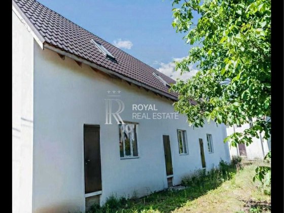 Продаж Таунхаус без ремонту вул. Святопетрівська с. Гатне Київська обл Гатне