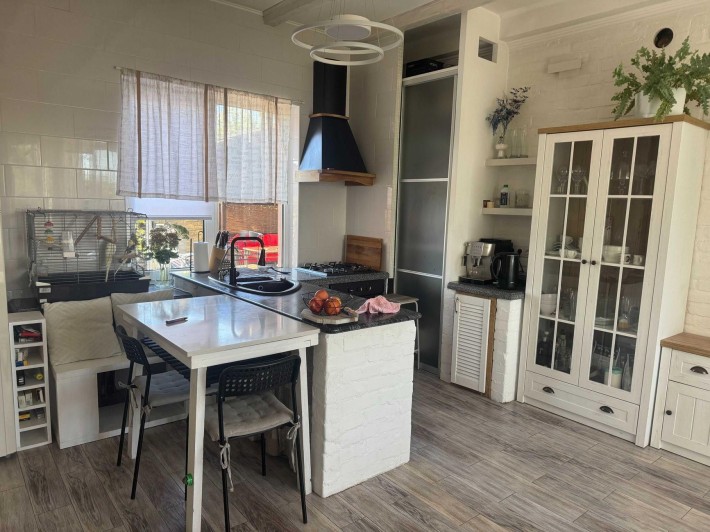 Продам 3-поверховий таунхаус с. Гатне. UI - фото 1