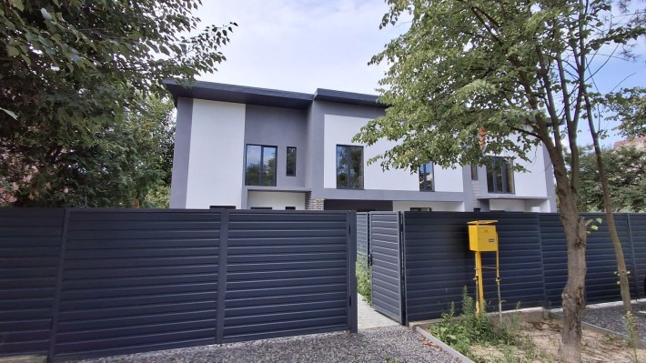 Кутовий таунхаус на 5 сотках в центрі Ворзеля-є ГАЗ, всі держ.програми - фото 1