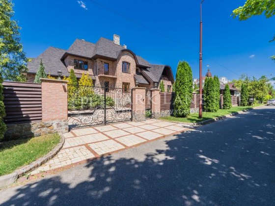 Продается Дом в Козине в ЗКГ с выходом на Днепр и частком 50 соток Козин