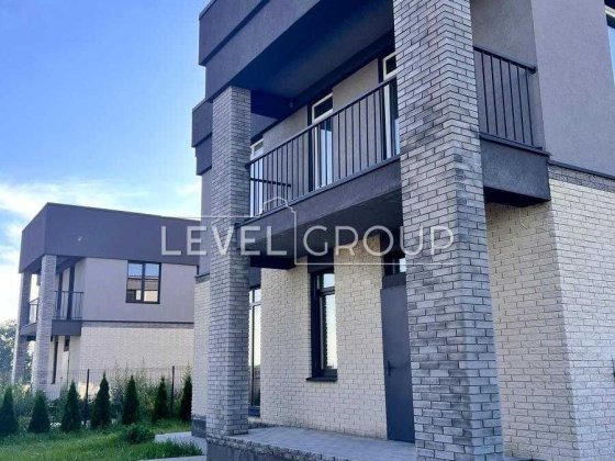 Останній будинок в Святопетрівське Святопетровское