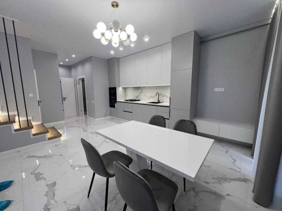 Дуплекс з ремонтом та меблями в затишному КМ Крюковщина