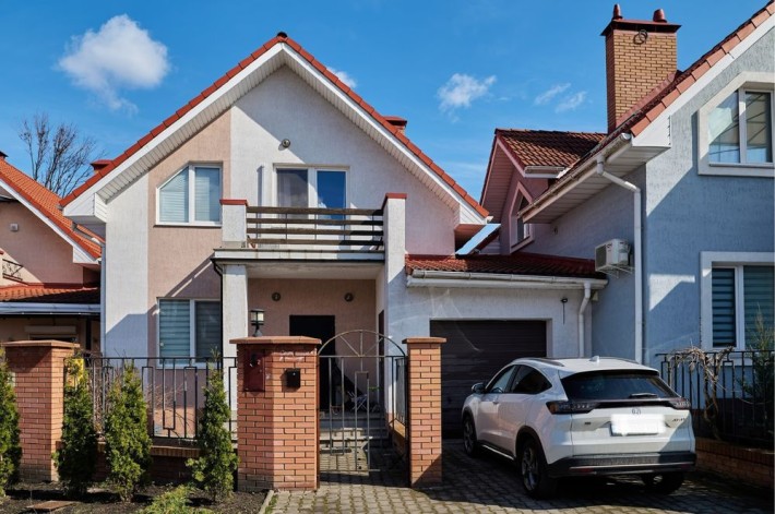 Таунхаус в закритому котеджному містечку - фото 1