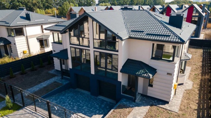 Будинок з ремонтом у закритому містечку в Гатному Київська обл - фото 1