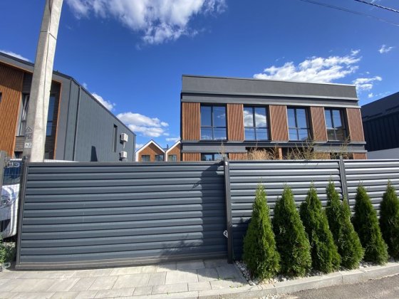 Продаж 2 поверхового дуплексу з ділянкою в Крюківщині Крюковщина