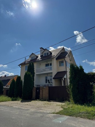 В Ворзеле большой дом туи мебель техника хорошие соседи - фото 1