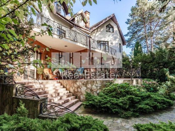 Продажа роскошного комплекса домов 1800м2, бассейн, генератор, Козин Козин