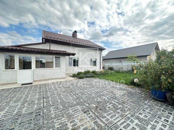 822 $ за м² , двоповерховий будинок з ремонтом на 6 сотках землі! Ворзель