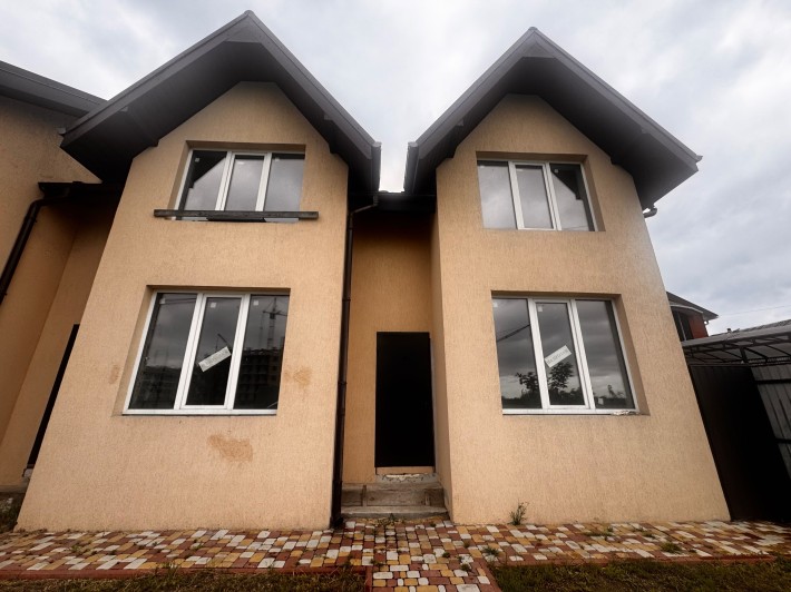 Таунхаус в м. Гатне для спокійного життя - фото 1