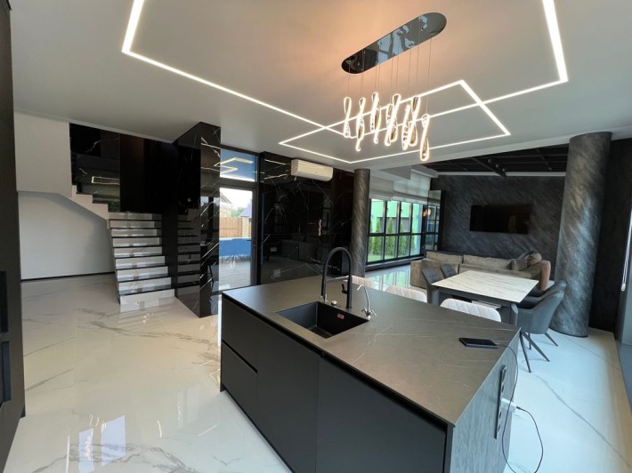 Продається будинок з ремонтом в Гатному!!! - фото 1