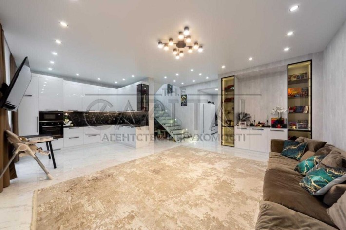 Продаж будинку Гатне, 150 м2, 4 сот. ділянка, повністю укомплектований - фото 1