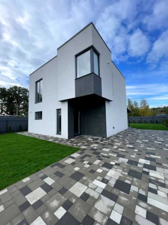 Продам приватний будинок з ремонтом та меблями - фото 1