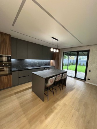 Будинок з новим ремонтом та меблями! Без комісіїКрюківщина - фото 1