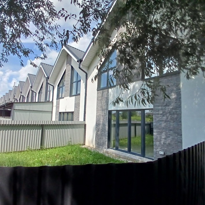 Таун 87м2 с ремонтом в тихом пригороде Киева (13км). - фото 1