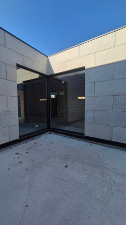 Сучасний будинок близько до розв'язки, з дуже вдалим плануванням! - фото 1