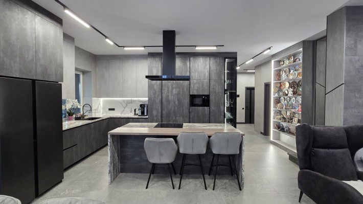 Будинок 250 м2 на етапі з погребом камін тепловий насос с. Ходосівка - фото 1