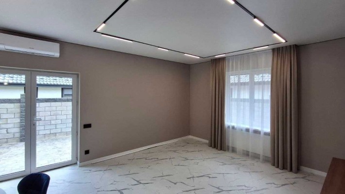 Будинок з готовим новеньким ремонтом, ГАЗ, напроти ліс! Тераса зручна! - фото 1