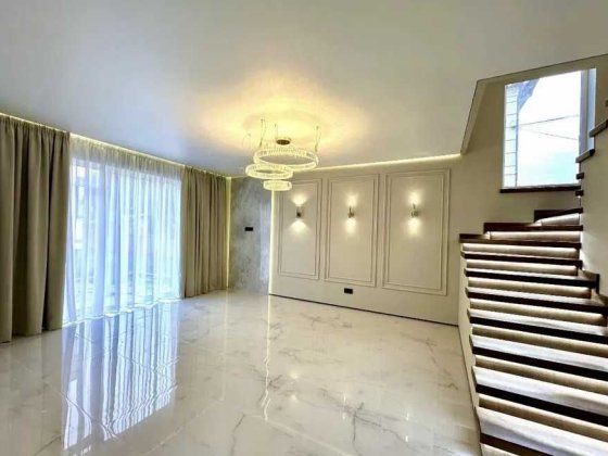 Пропонується дуплекс із якісним ремонтом у селі Гатне Гатное