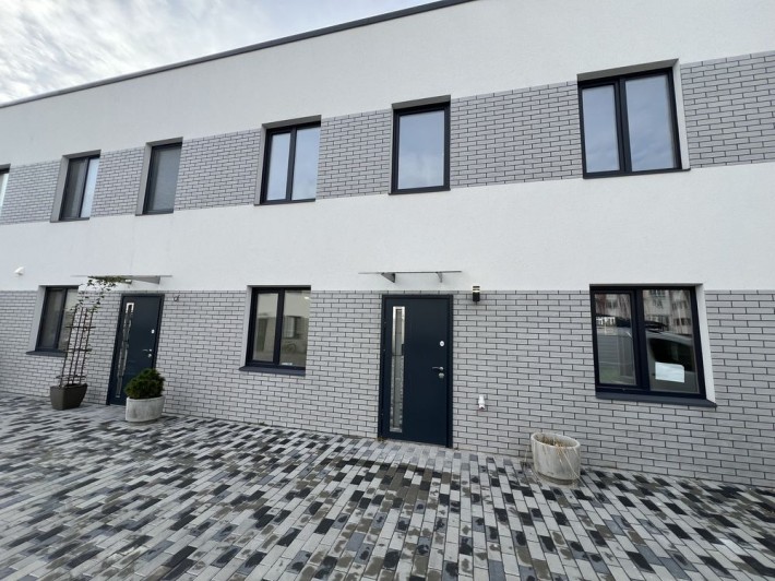 Таунхакс з ремонтом_Білогородка - фото 1