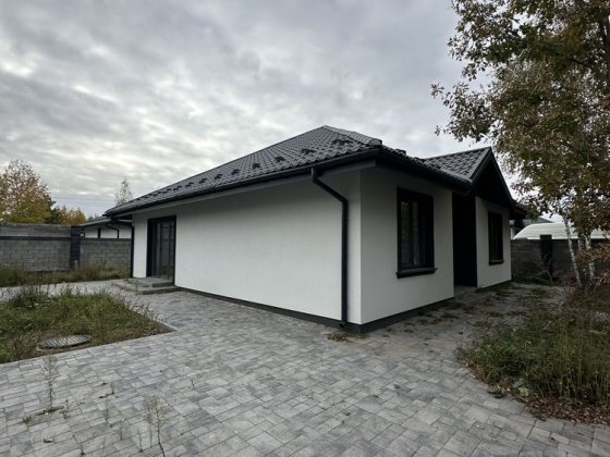 Будиноу у Ворзелі поруч з лісом . Готовий до ремонту Ворзель