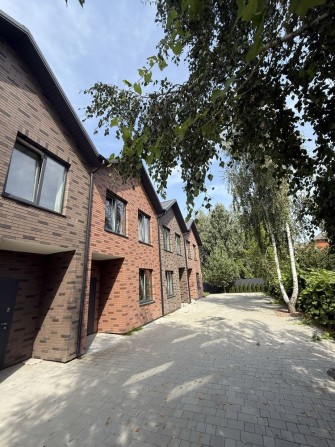 Таунхауси у Ворзелі! Цегла! Мін вата! Газ! Закритий двір! - фото 1