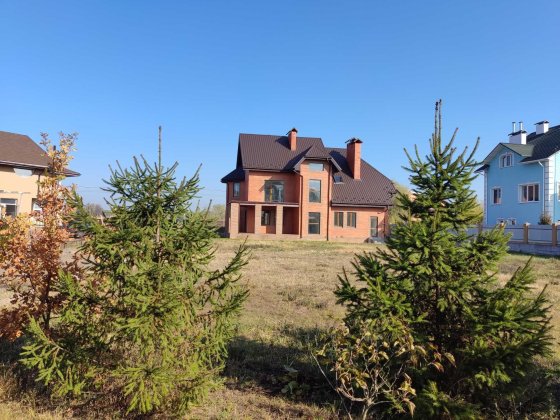 Дом будинок на березі заплави ріки, с Вишеньки, поруч ліс та Осокорки Вишеньки