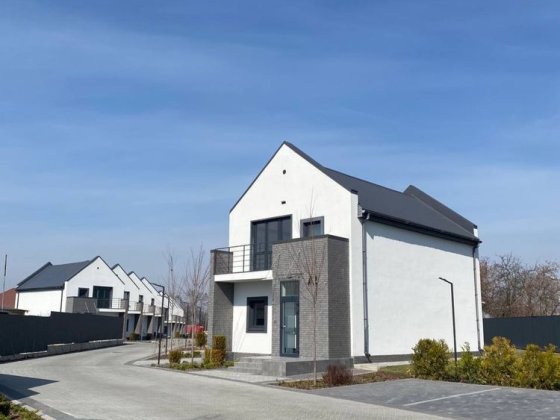 Таунхаус в закритому котеджному містку Чабаны