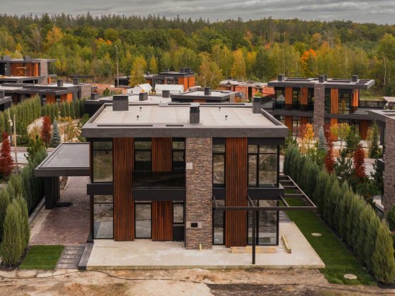 Двоповерховий котедж 270 м² у сучасному містечку 9 Елементів! Лесники