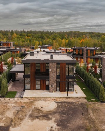 Двоповерховий котедж 270 м² у сучасному містечку 9 Елементів! - фото 1