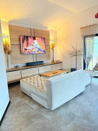 КМ "Балатон" . Окремий будинок з ремонтом - фото 1